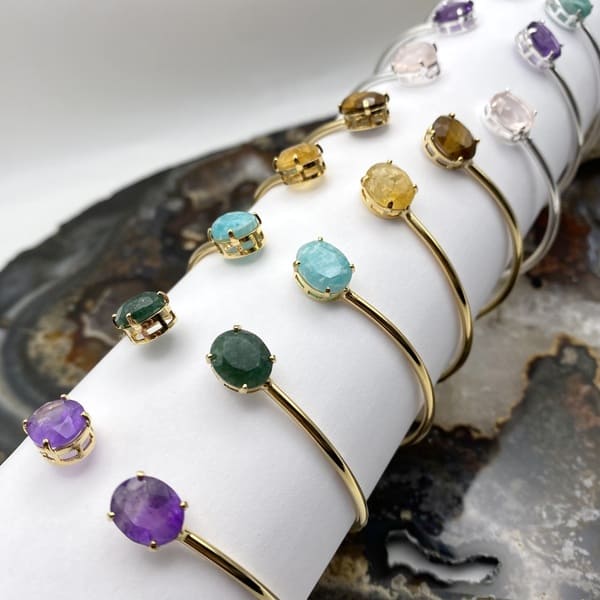 Bracelete com duas pedras lapidadas